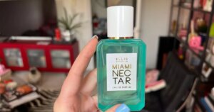 'Encontrei o perfume perfeito de verão que cheira a férias tropicais e dura o dia todo'