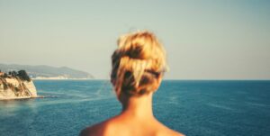 12 melhores perfumes capilares para o verão 2025 com análises de especialistas