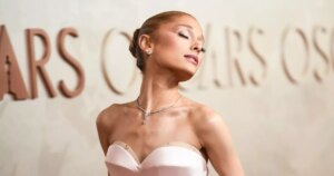 O perfume 'divino' de Ariana Grande com classificações de cinco estrelas de 18k tem corte de preço na Amazon