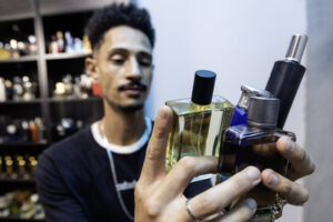 Perfume: influencers dão opções baratas que imitam grife – 20/02/2025 – Mercado