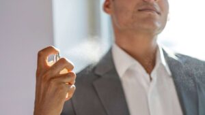 Perfumes do escritório: os melhores 7 que duram o dia todo sem saturar