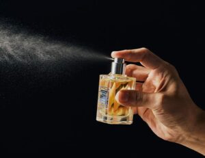 Afeto engarrafado: uma seleção de fragrâncias árabes para presentear um alguém especial