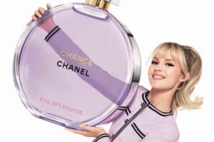 Chanel nomeia cantora belga Angèle como rosto de esplêndida água