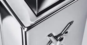 A mais recente fragrância de Yves Saint Laurent é um aceno para o homem moderno