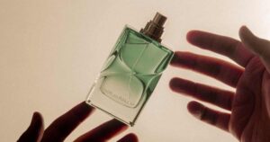 5 Perfumos exclusivos e elegantes e com um toque oriental super sofisticado que você deseja levar durante todo o verão