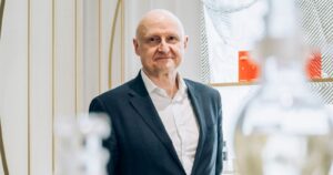 Conheça Dominique Ropion, nariz mestre de perfumes icônicos