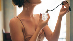 Por que você vive trocando de perfume? PSICÓLOGA REVELA O QUE ISSO PODE SIGNEAR