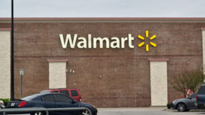 O Walmart tem um perfume YSL ‘sofisticado’ de US $ 155 à venda por apenas US $ 47, e mais de 18.000 compradores o classificaram como ‘Cinco estrelas’