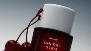 Esses perfumes atraentes de cereja cheiram bem o suficiente para comer (por favor, não)