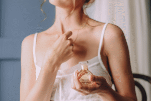 Mulheres de 45 anos ou mais vão amar esses perfumes que projetam poder feminino