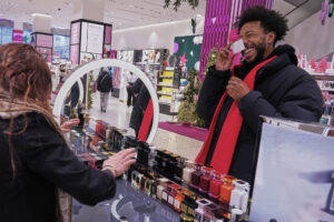 o que aprendi trabalhando em um balcão de perfumes da Macy’s