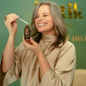 O Boticário aprofunda debate sobre menopausa com estudo inédito do impacto hormonal no olfato e bem-estar