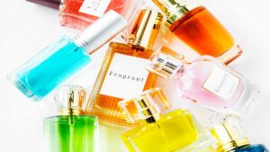 5 marcas com perfumes bons e baratinhos para investir sem pesar no bolso