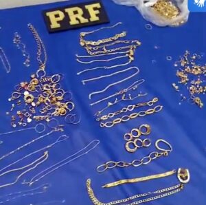 Polícia Civil desarticula quadrilha que furtou R$ 2 milhões em joias e perfumes em Rio das Ostras